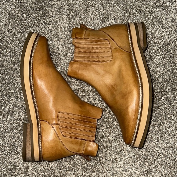 Roolee Tan Ankle Boots with Elastic Panels - Picture 1 of 4
